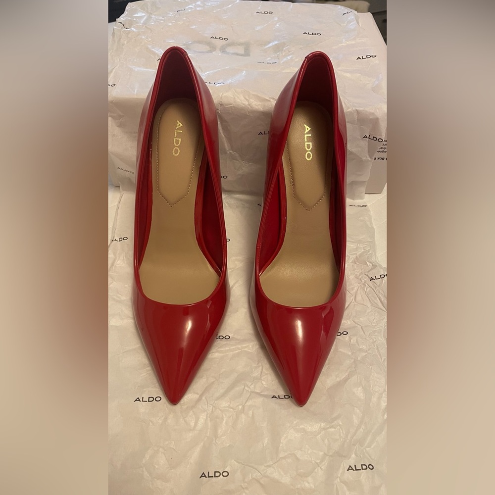 ALDO STESSY PUMPS Brand New Size 8